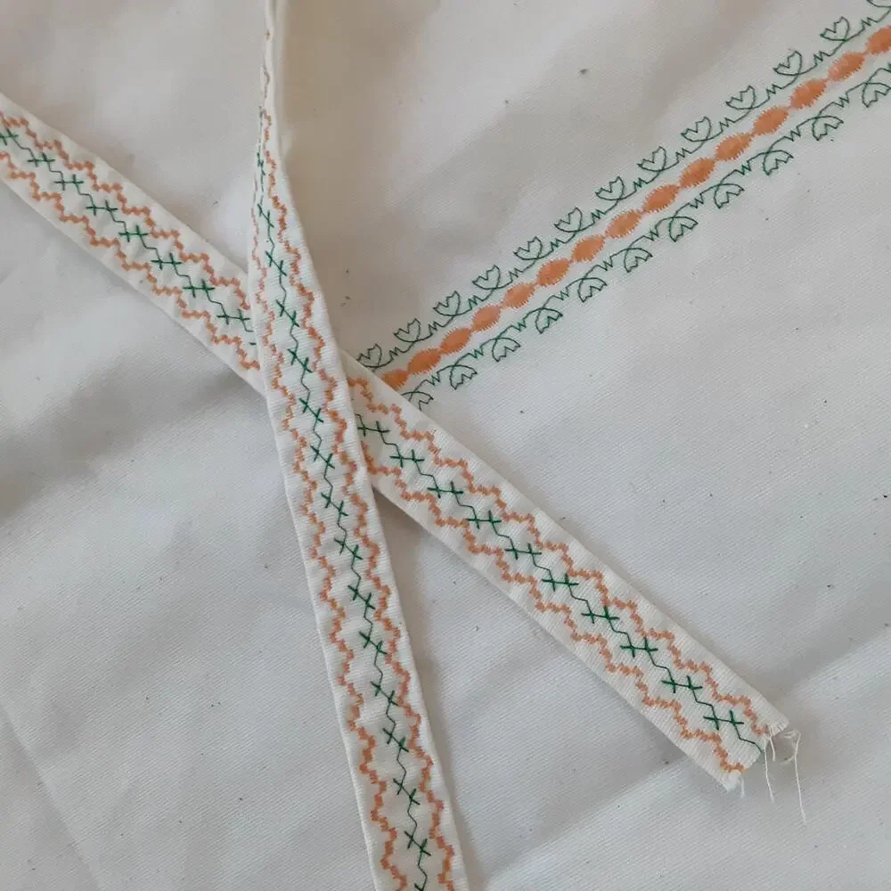 Vintage 70s Embroidered Kids Play Apron Pockets Chickens Farmhouse Handmade